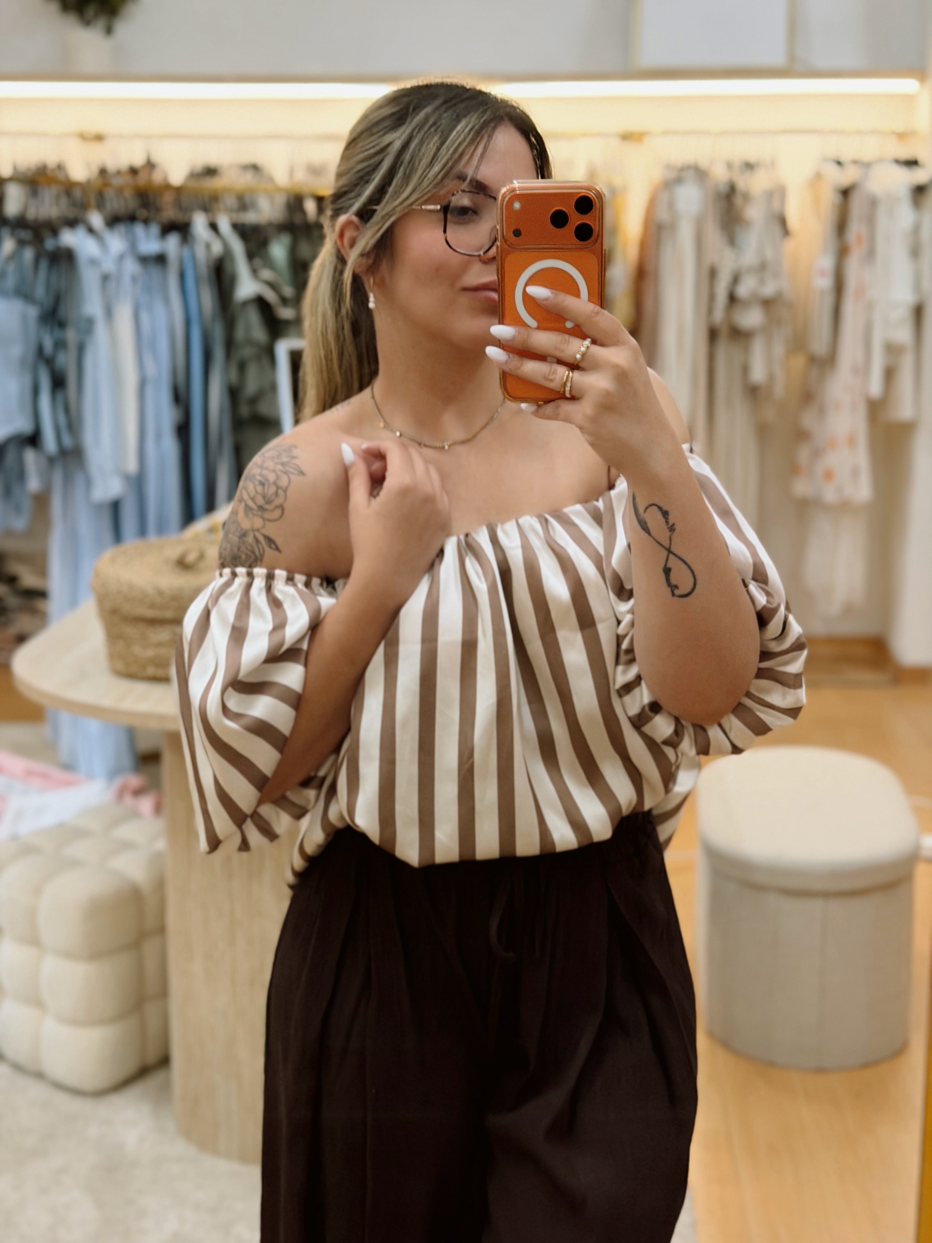 Top EMÍLIA