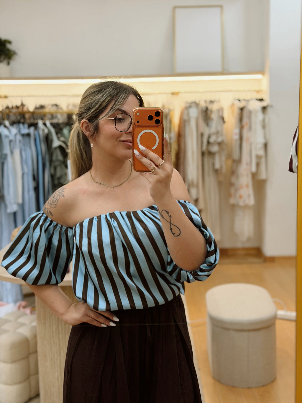 Top EMÍLIA