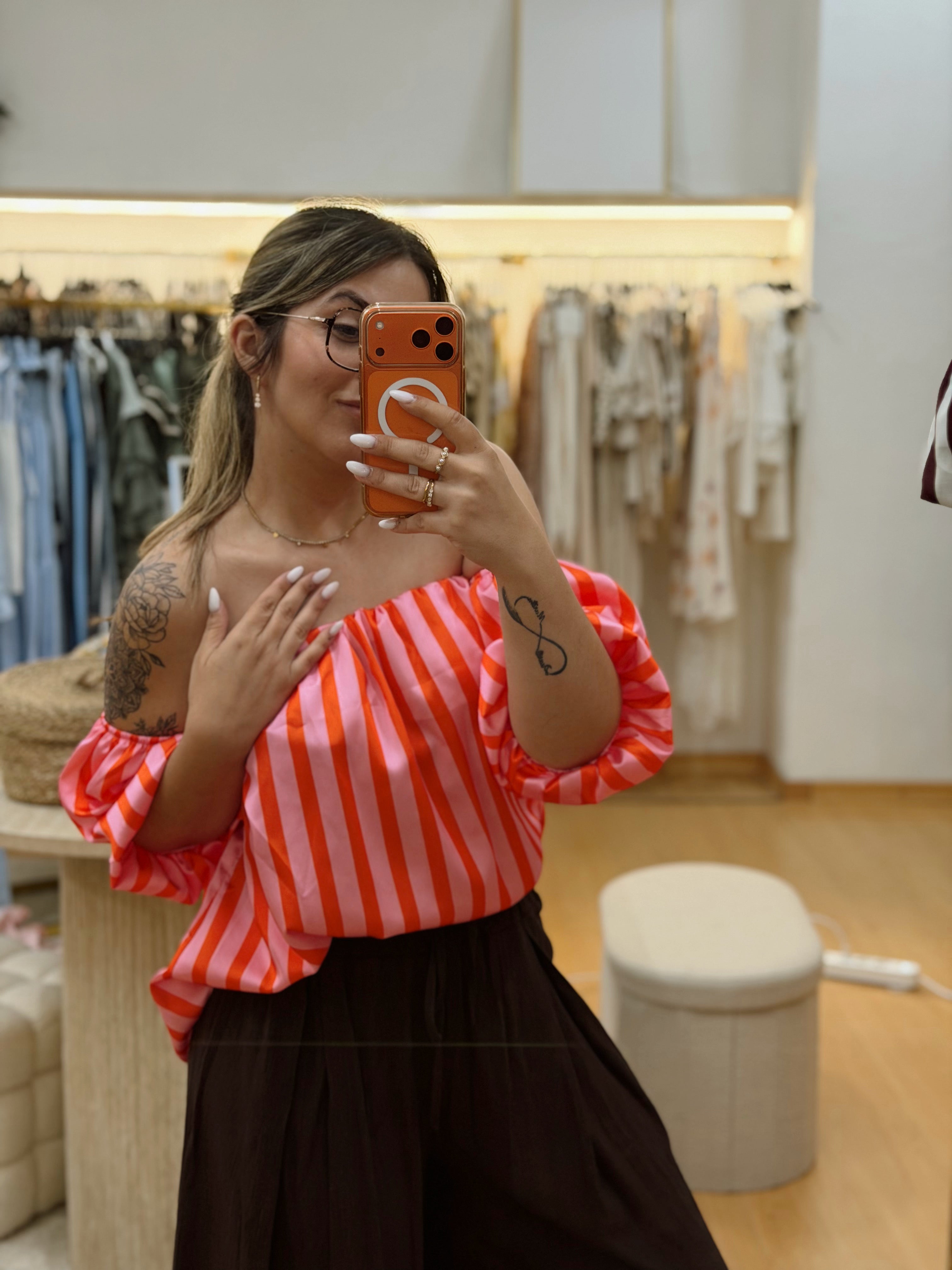 Top EMÍLIA